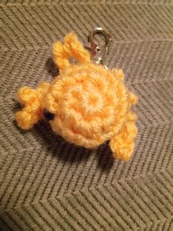 Tiny crab keychain clip