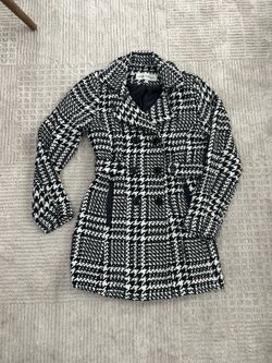 2 New women’s coats Size Small