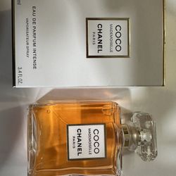 Coco CHANEL Mademoiselle perfume 