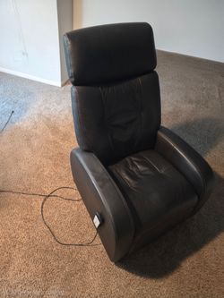 Cafe Zero Gravity Recliner by Positive Posture
