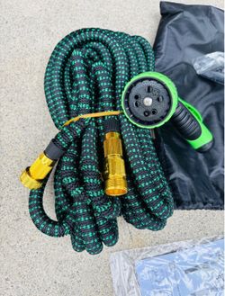 100ft. Expandable Garden Hose- w/ 10 Spray Patterns Nozzle, No Kink, Lightweight, Flexible Hose w/ 3/4" Solid Fittings