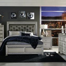 New Queen Bedroom Set 4 Pieces ( Queen Bed Dresser Mirror And Nightstand ) 