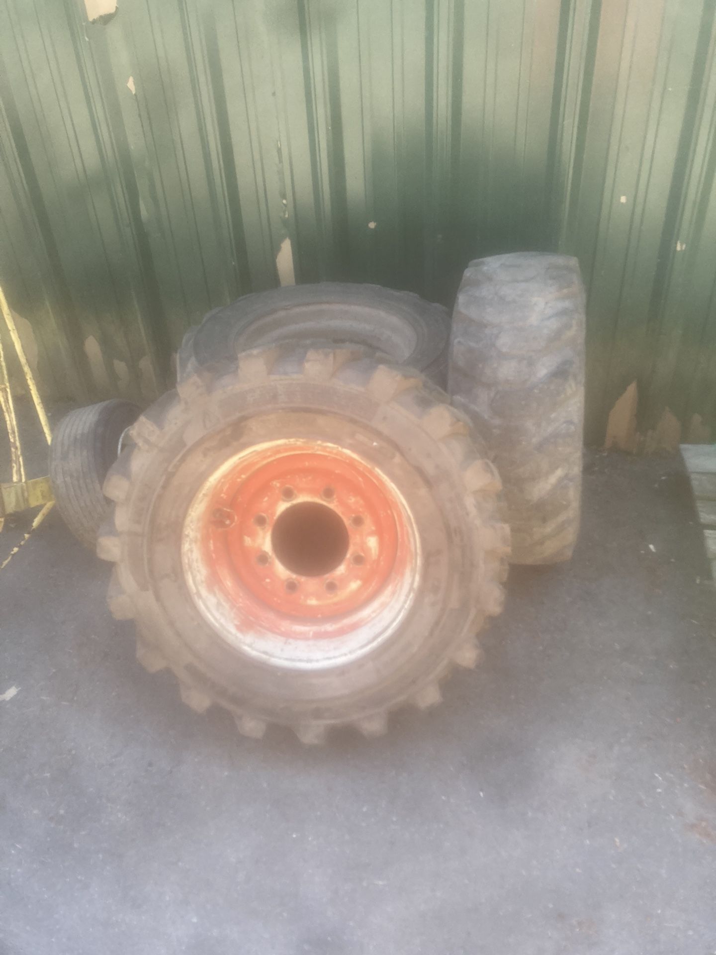 Bobcat F751 Skidloader Tires 