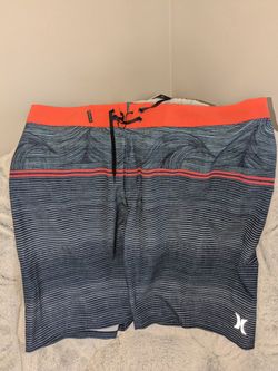 Hurley Men's Shorts Size 36