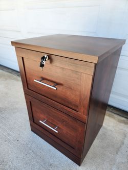 File Cabinet with keys.