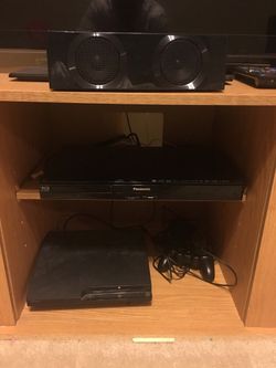 Tv, play station, speakers