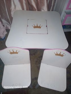 Super Cute Wooden Princess Table/ Chairs 