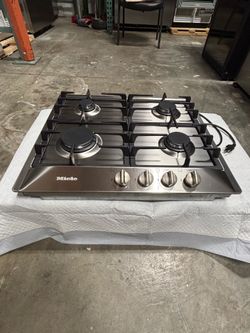 24-inch wide drop-in gas cooktop