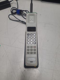 1990s Brick Phone nearly new.. READ