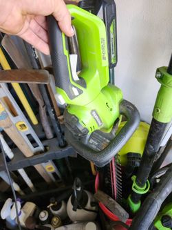 Greenworks 24V Cordless Hedge Trimmer with Battery