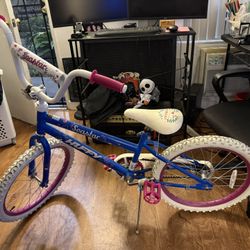 Girls  Bicycle. 