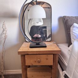 2 Nighstands, Lamps, Mirror 