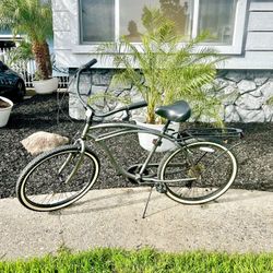 Black Beach Cruiser Bike