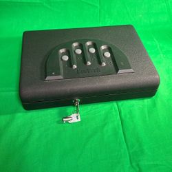 Gun Vault Gun Case Digital W Keys