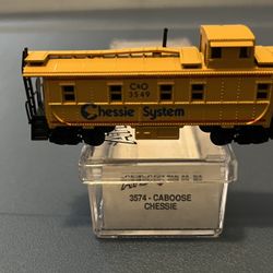 Atlas N Scale Caboose - Chessie