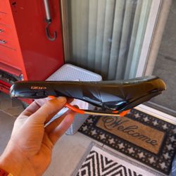 Velo Saddle