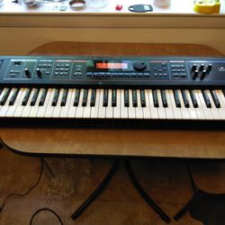 Roland Juno-Di Keyboard w/ stand for Sale in Austin, TX - OfferUp