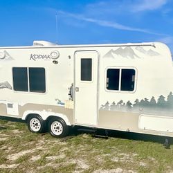2007 Kodiak 24 Foot Model Number 19FL