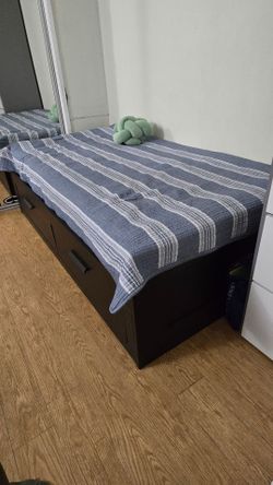 Twin bed