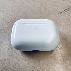 AirPods Pro Case With Single Right EarPod