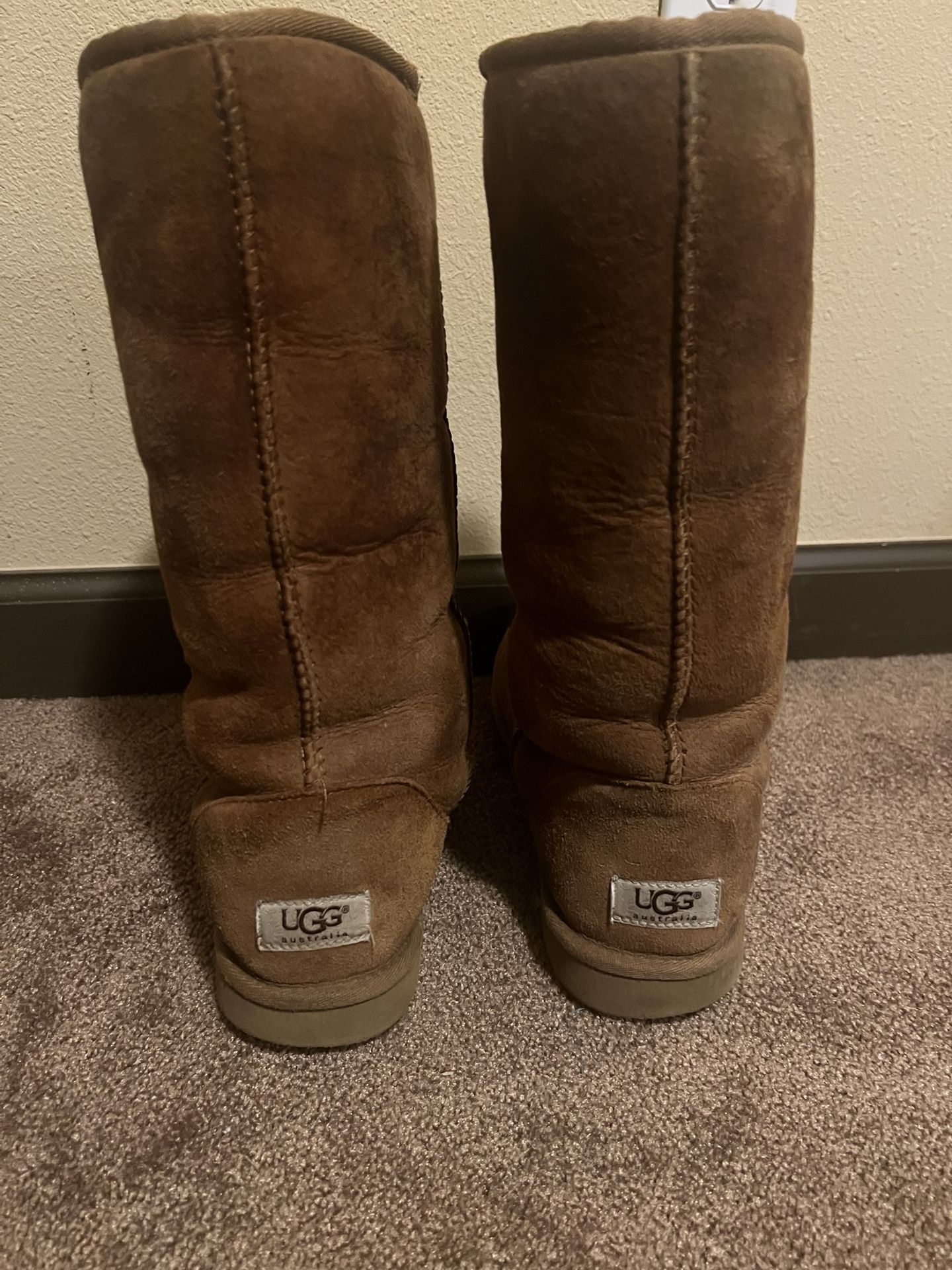 Original Uggs - Size 9
