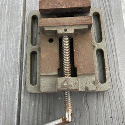No. 4 cast iron drill press mount vise IN GREAT WORKING CONDITION