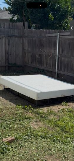 Queen size bed