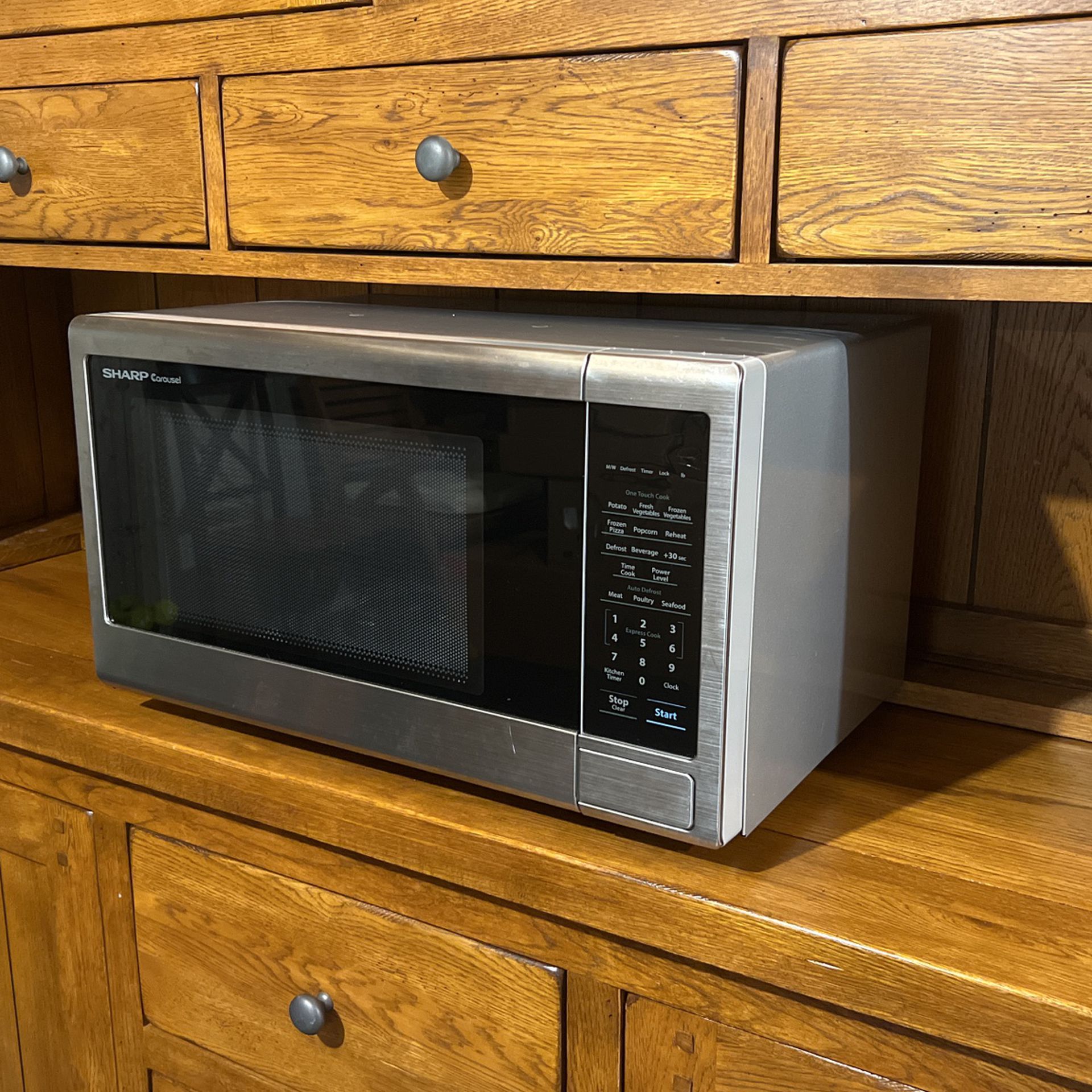 Sharp Carousel 1000W Microwave