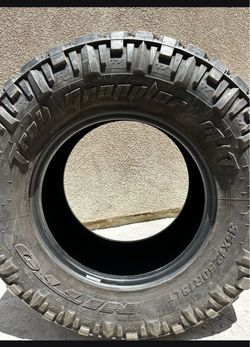 One Tire 35x12.50xr18 Lt