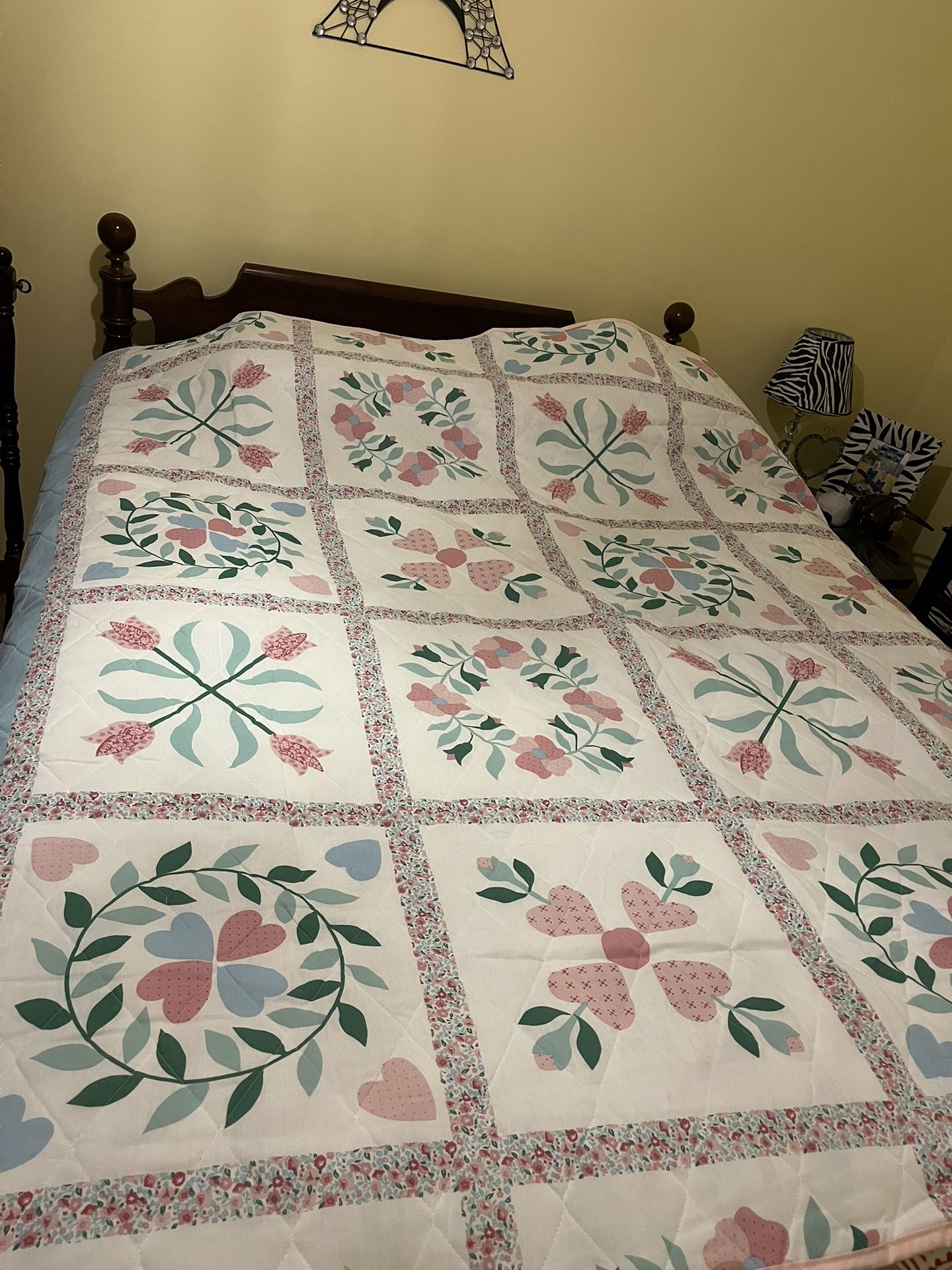 Full-Queen Light Wright Blanket/comforter