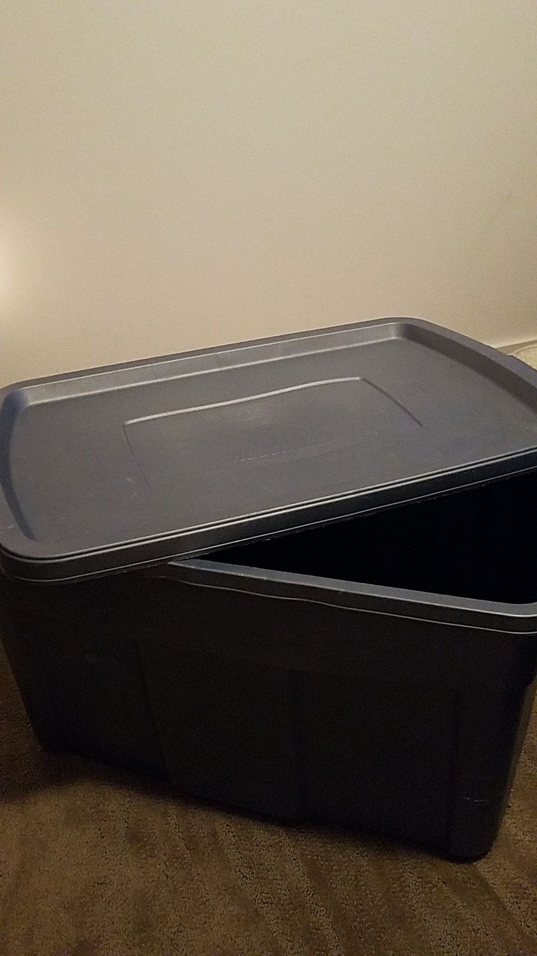 50 Gallon Rubbermaid Storage Bucket