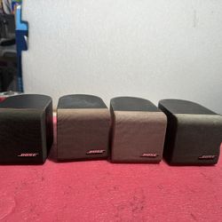 Lot of 4 Bose cube speakers