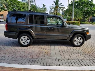 2006 Jeep Commander 136000 miles runs great FINANCING!