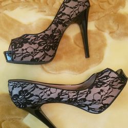 GUESS Black Lace Peep Toe Heels