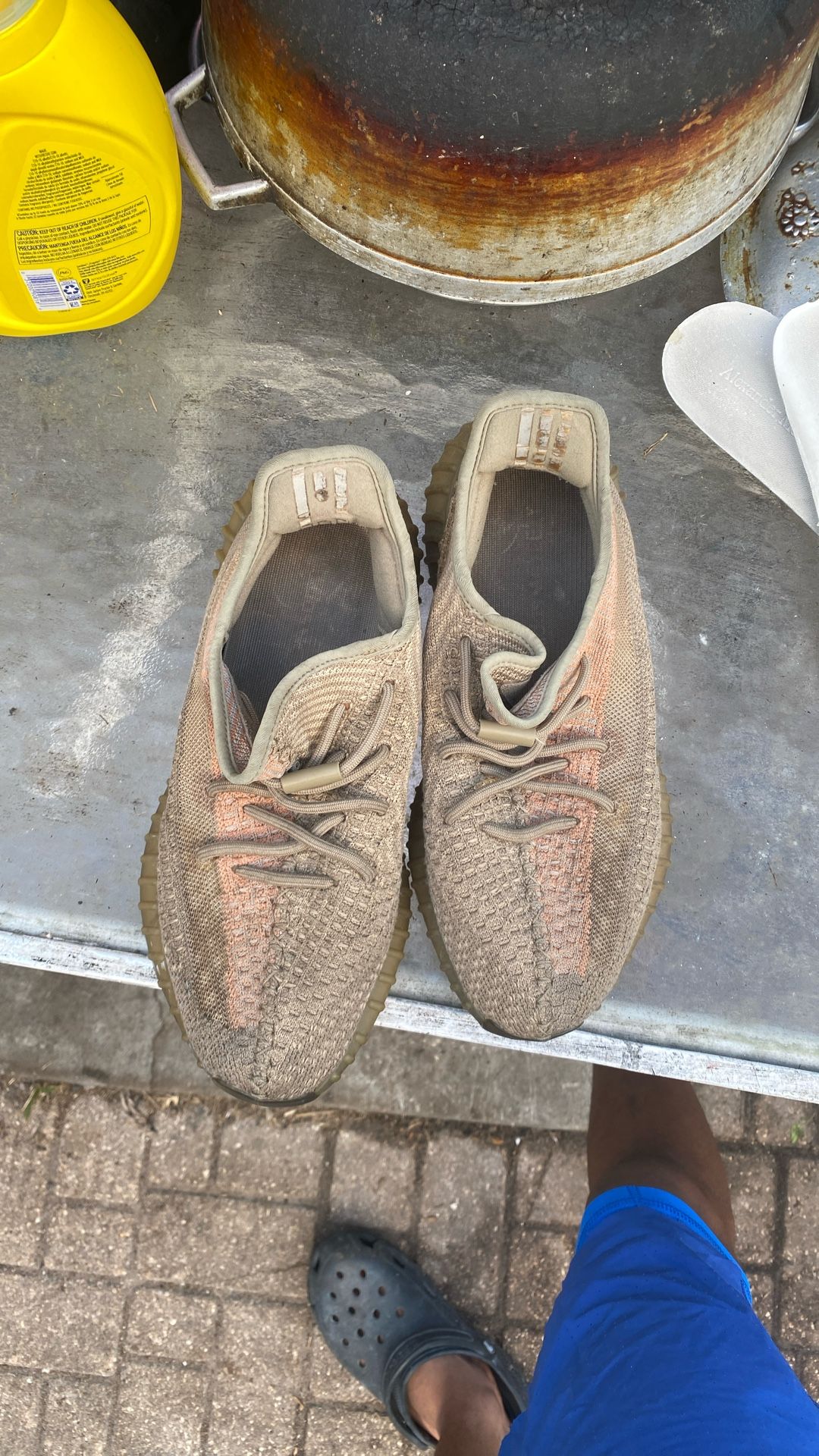 yeezy 350 size 9 with box