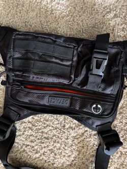 Deyace chest bag