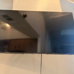 Samsung 50” 4K UHD Smart TV (UN50CU7000D) – Wall Mounted – Excellent Condition