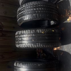 (245/40/19x8.5)x2  (235/35/19x8.5)x2