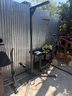 7  foot heavy bag stand with welded support