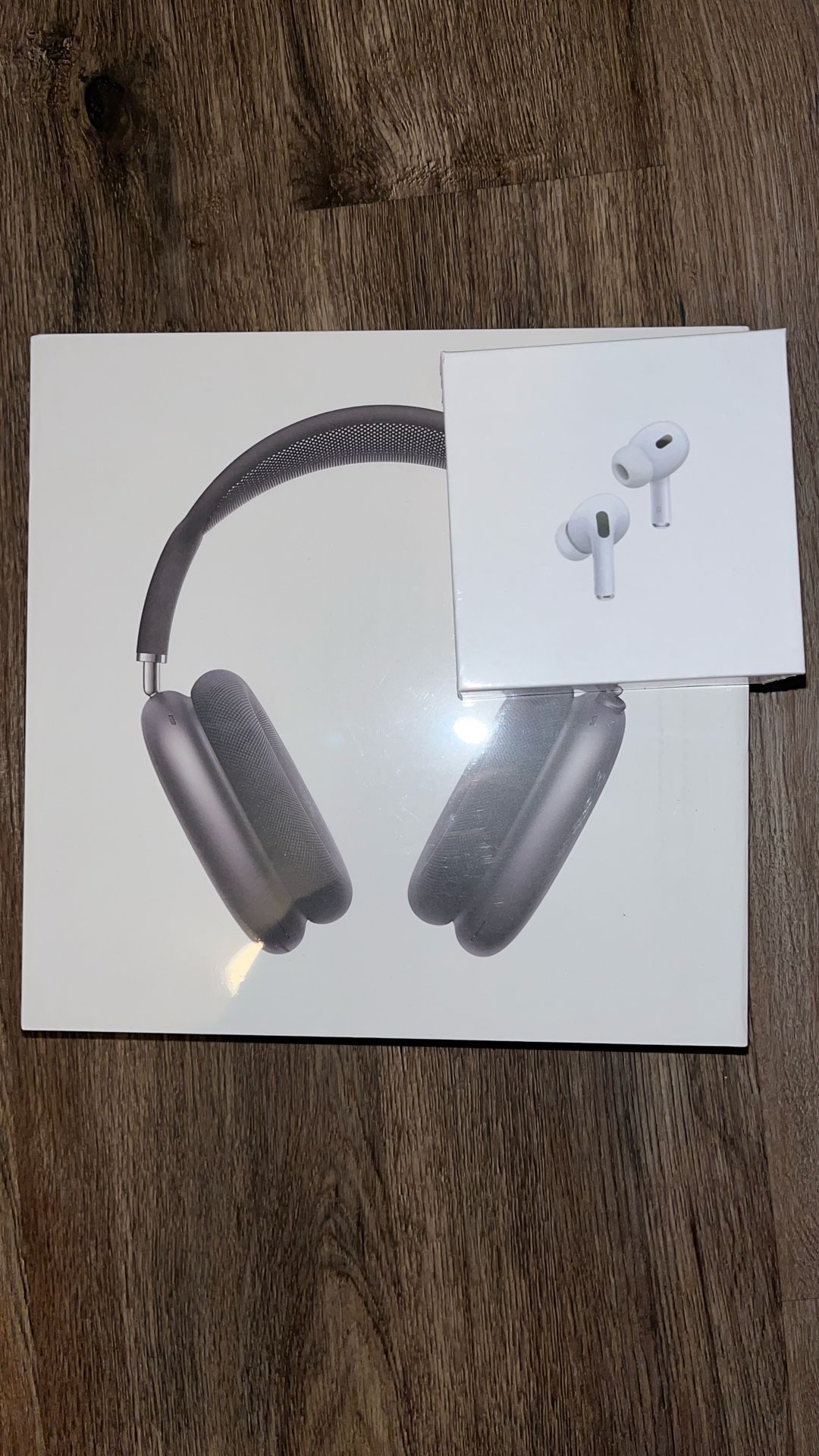 AirPods Pro & Max