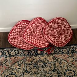 FREE Seat cushions