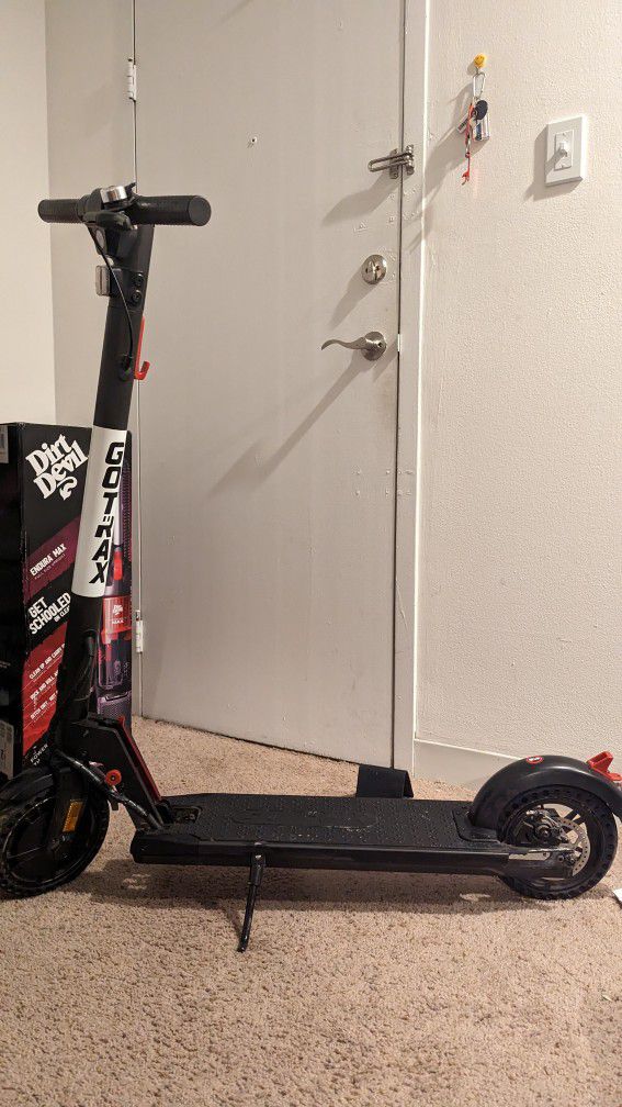 Go Trax Electric Scooter With Tubeless Tires 