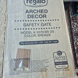 Brand new// SAFETY GATE// in box Never used