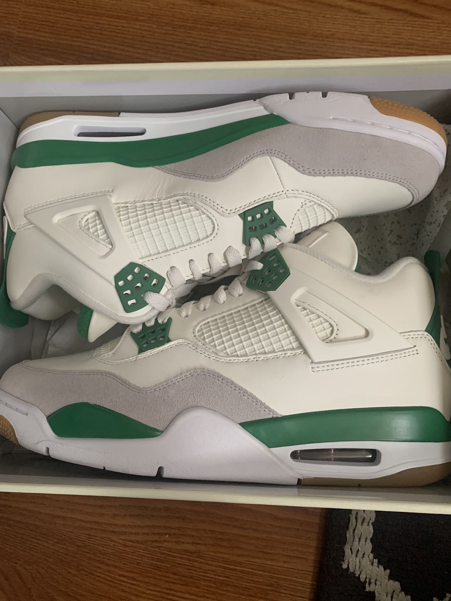 Jordan 4 pìne green 