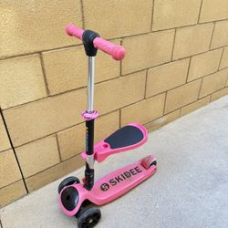 SKIDEE 3-wheel Scooter With Foldable seat 