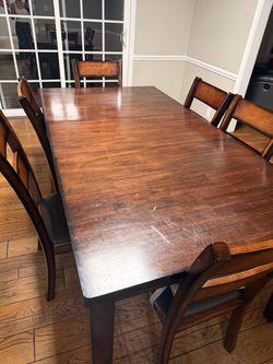 Homelegance Mantello Cherry Extendable Dining Room Set