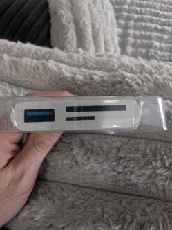 RayCue USB-C SD / Micro SD Card Reader - Like New my