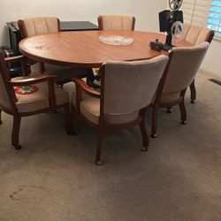 Dinning Room Table $250
