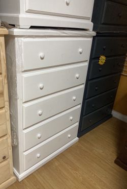 Five Drawers Jumbo Pinewood Dresser 