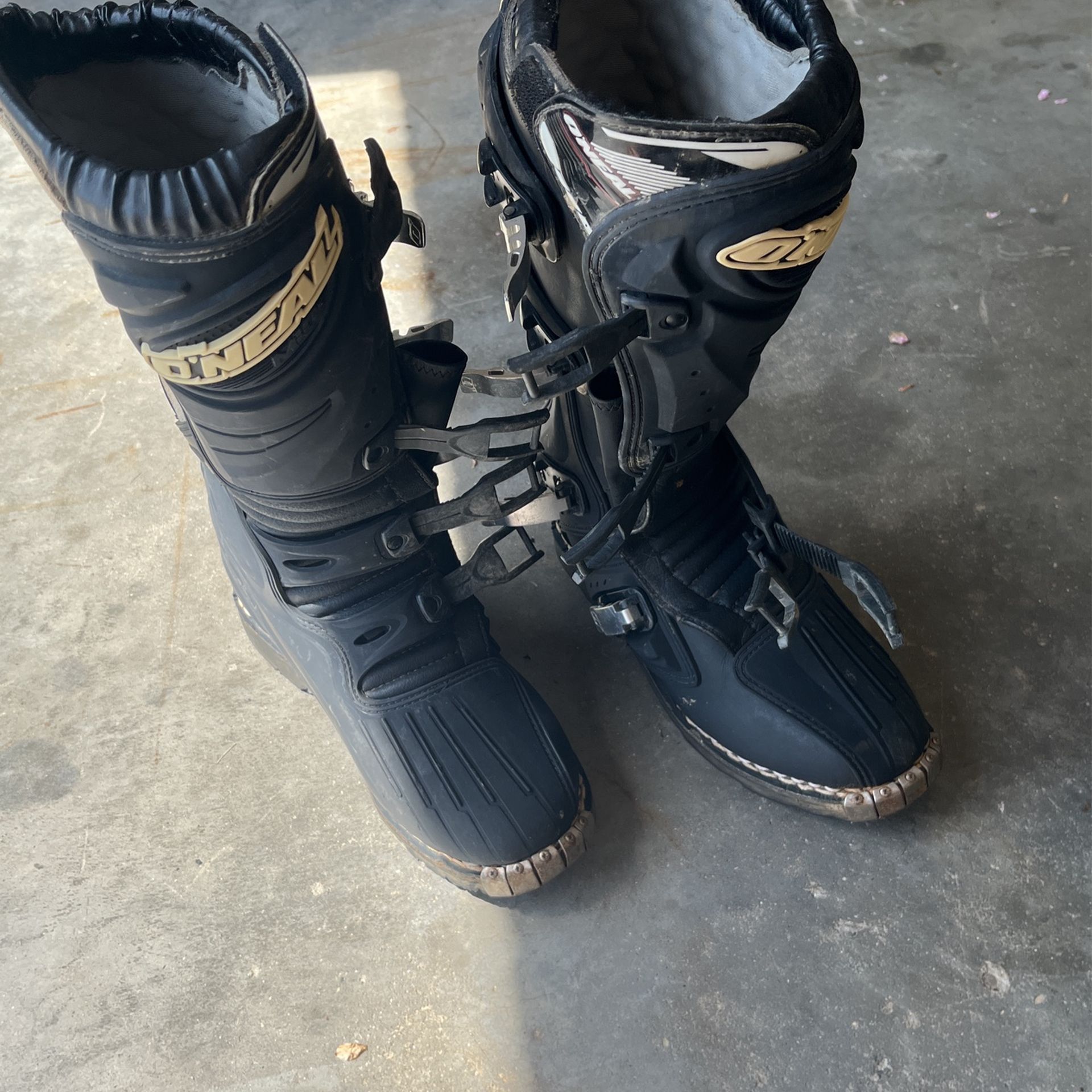 Dirtbike, ATV helmet, riding boots and gloves